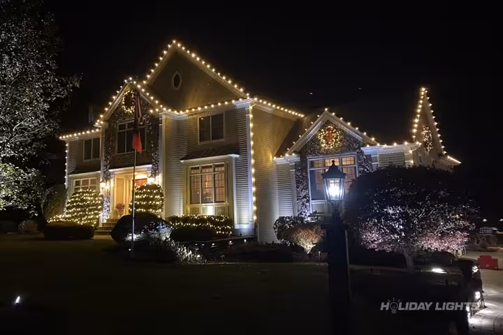Residential holiday lights installation in Delaware